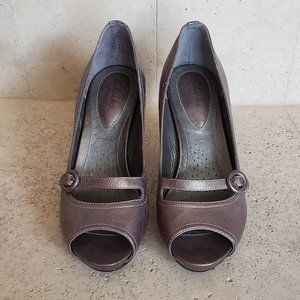 Women's Shoes